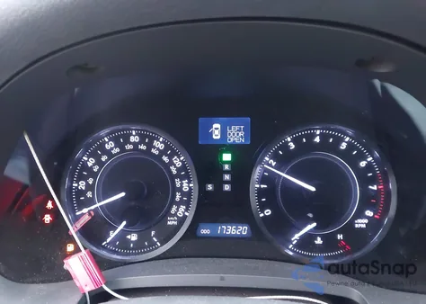 2011 Lexus Is 250C z USA, uszkodzony, nr VIN JTHFF2C22B2519378